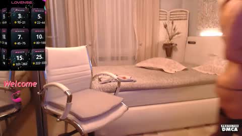 DeaLux  online show from 11/27/25, 05:15