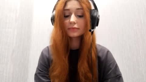 Mia online show from 03/31/26, 04:35