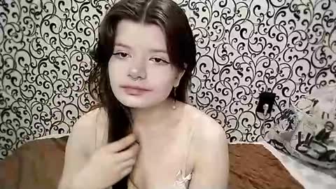 Snapshot of deannemillener chatting on 06/08/26, 05:13 Camille online show from 06/08/26, 05:13
