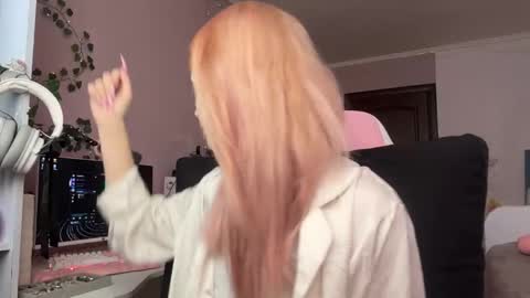 Maggie online show from 04/26/26, 11:30