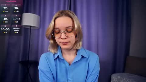 Charlie 18yo online show from 09/17/25, 06:15