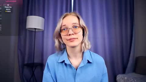 Charlie 18yo online show from 09/19/25, 06:26