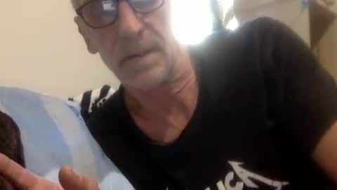 Snapshot of deanofflove221000 chatting on 11/08/25, 06:46 deanofflove221000 online show from 11/08/25, 06:46