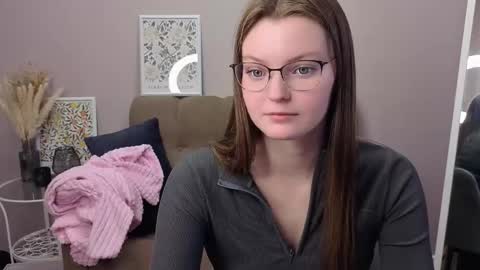 Jessica online show from 10/17/25, 09:34