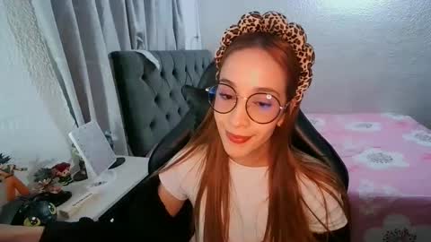 Snapshot of dear_juliet chatting on 10/03/25, 12:29 Juliet online show from 10/03/25, 12:29