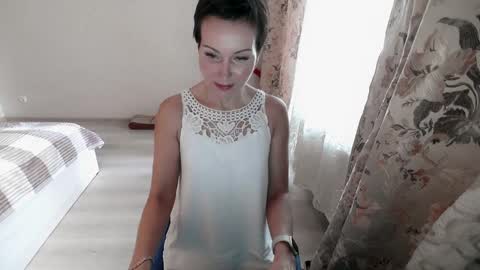 Snapshot of dear_mia_ chatting on 01/25/25, 10:08 Mia online show from 01/25/25, 10:08