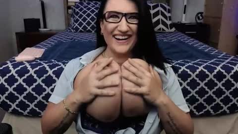 Rayna online show from 10/31/25, 12:00