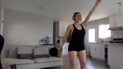 dearbunnylatina95 online show from 05/25/26, 08:26