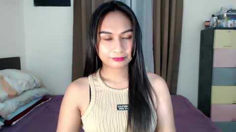 Snapshot of dearest_anna chatting on 02/25/26, 12:15 dearest_anna online show from 02/25/26, 12:15