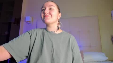 Debbie Mon Tue Fri Sun Sat GMT 3 1000am - 0400pm  online show from 10/21/25, 05:13