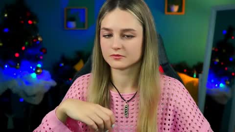 Snapshot of deboralarson chatting on 12/17/24, 03:50 Debora online show from 12/17/24, 03:50