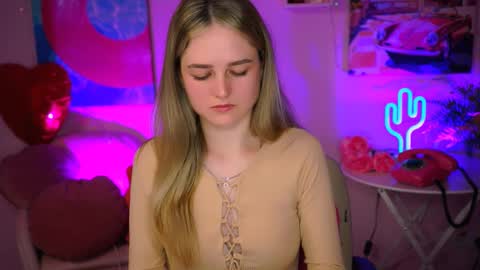 Snapshot of deboralarson chatting on 03/11/25, 04:10 Debora online show from 03/11/25, 04:10