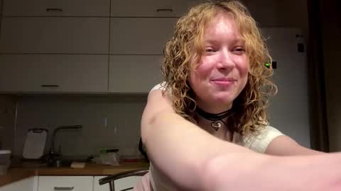 Hello My name is Sarah im new model here and little but shy. online show from 01/06/26, 02:54