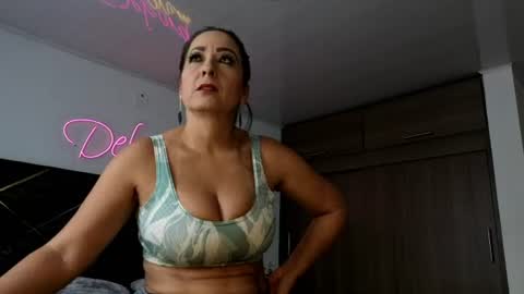 DeboraMom online show from 06/20/26, 04:10