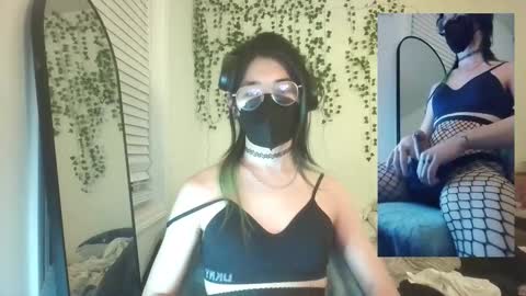 deciduousdoll online show from 11/05/25, 11:49