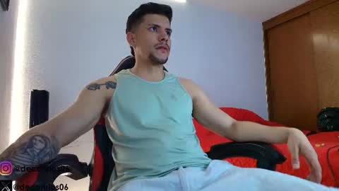 Snapshot of deconrios chatting on 06/30/26, 12:44 Santiago online show from 06/30/26, 12:44