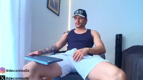 Snapshot of deconrios chatting on 07/22/26, 05:38 Santiago online show from 07/22/26, 05:38