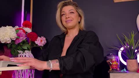 Deea online show from 10/18/25, 07:58