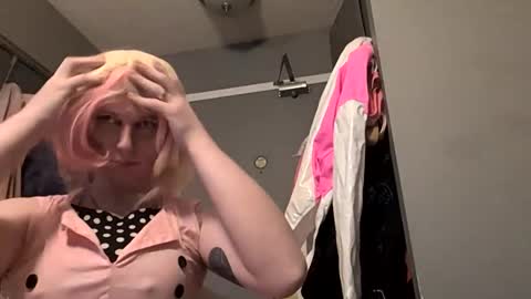 deedeequeen420 online show from 02/28/25, 09:25