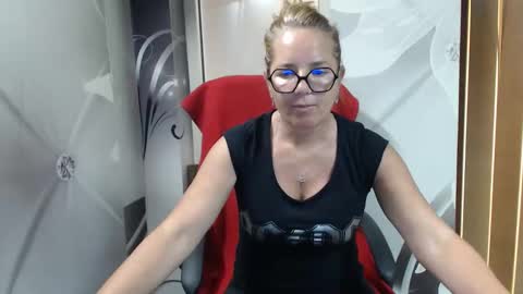 hi guys i m a cute milf i m here for good time and nice people pls be respectfool and enjoy me online show from 05/25/26, 07:47