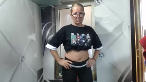 hi guys i m a cute milf i m here for good time and nice people pls be respectfool and enjoy me online show from 05/29/26, 05:38