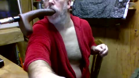 Snapshot of deepthroat227 chatting on 01/18/25, 08:51 Deepthroat My Big Dildos online show from 01/18/25, 08:51