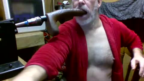 Snapshot of deepthroat227 chatting on 01/25/25, 04:03 Deepthroat My Big Dildos online show from 01/25/25, 04:03