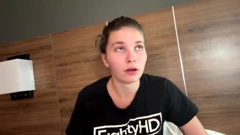 deepthroatqueen33 online show from 03/04/26, 10:49