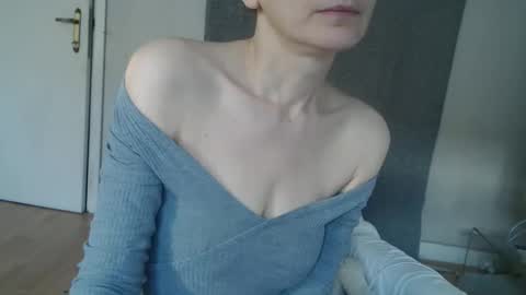 KamiDevi online show from 10/20/25, 02:39