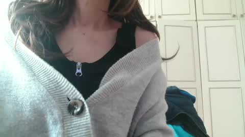 KamiDevi online show from 04/10/26, 11:48