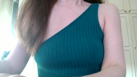 Snapshot of deessedivine chatting on 07/01/26, 01:02 KamiDevi online show from 07/01/26, 01:02