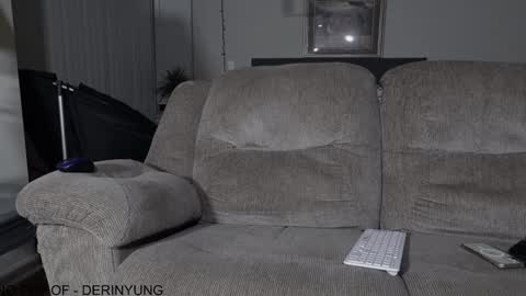 Snapshot of deeyungguy chatting on 01/26/25, 11:50 more content and goodies online show from 01/26/25, 11:50