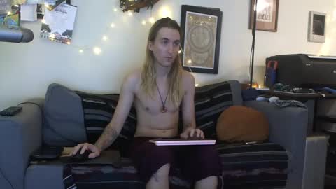 Snapshot of definatelyvegan chatting on 10/12/25, 09:36 definatelyvegan online show from 10/12/25, 09:36