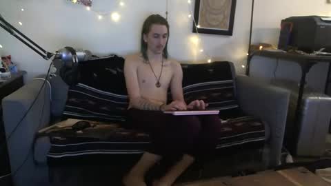 Snapshot of definatelyvegan chatting on 01/15/26, 05:56 definatelyvegan online show from 01/15/26, 05:56