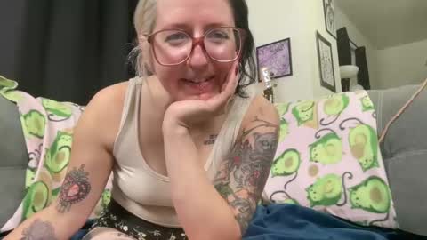 Snapshot of degeneratealiceof chatting on 10/08/25, 02:31 degeneratealiceof online show from 10/08/25, 02:31