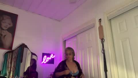 Tori online show from 09/25/25, 02:26