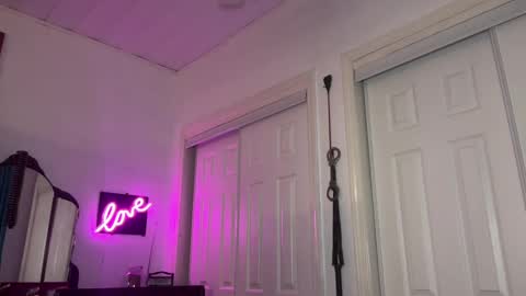 Tori online show from 09/28/25, 03:12