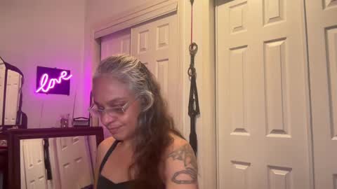 Tori online show from 10/01/25, 12:27