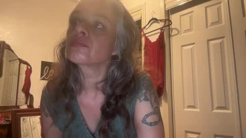 Tori online show from 10/06/25, 03:04