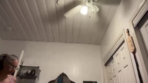 Tori online show from 11/05/25, 01:49