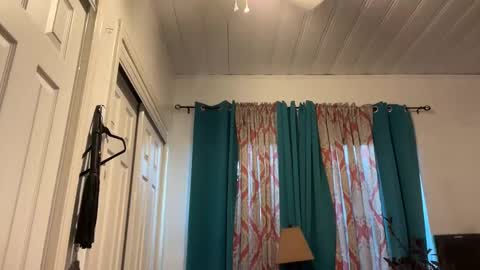 Tori online show from 03/12/26, 11:22