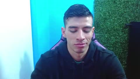 Snapshot of deiby_baby chatting on 12/13/24, 07:32 DEIBY online show from 12/13/24, 07:32