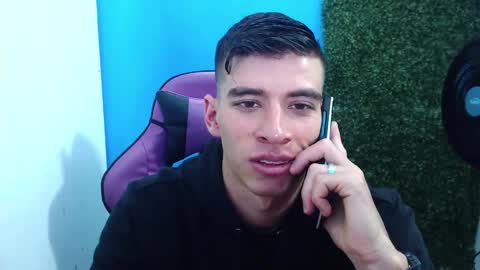 Snapshot of deiby_baby chatting on 12/17/24, 08:54 DEIBY online show from 12/17/24, 08:54