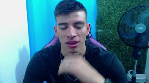 Snapshot of deiby_baby chatting on 12/19/24, 08:13 DEIBY online show from 12/19/24, 08:13