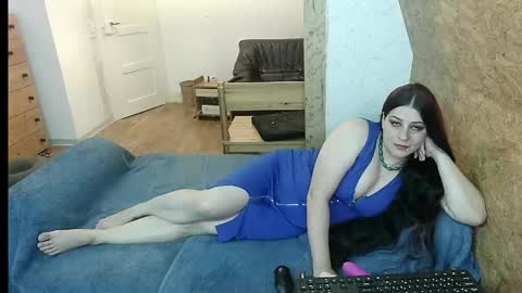 Snapshot of deinekatze chatting on 06/07/26, 08:23 deinekatze online show from 06/07/26, 08:23