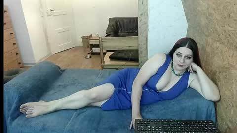 Snapshot of deinekatze chatting on 06/08/26, 08:31 deinekatze online show from 06/08/26, 08:31