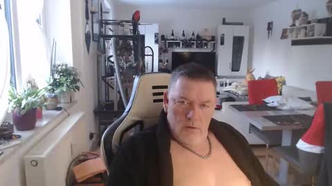 deinprinz2312 online show from 01/04/25, 07:24