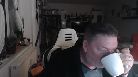 deinprinz2312 online show from 01/07/25, 04:50