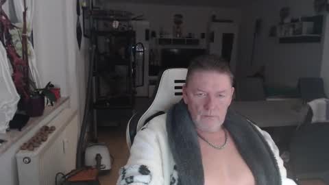 deinprinz2312 online show from 11/25/25, 06:35