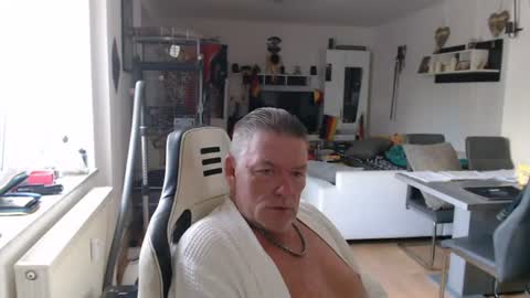 Snapshot of deinprinz2312 chatting on 06/16/26, 05:43 deinprinz2312 online show from 06/16/26, 05:43